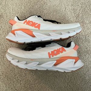 Hoka one Elevon running shoes, size 7